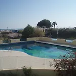 Apartman Comfortable With A Shared Pool-beahost *