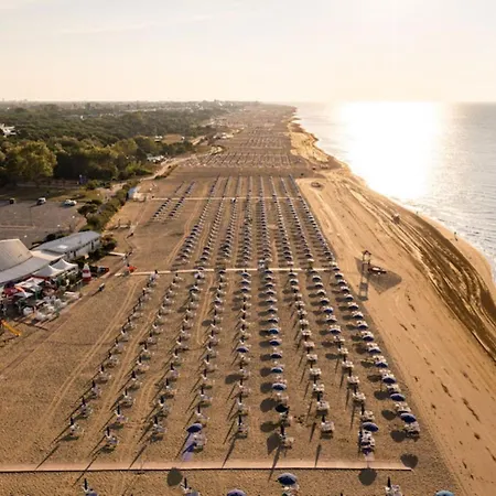 Comfortable With A Shared Pool-beahost