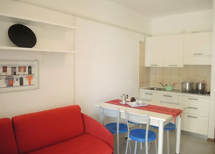 Comfortable With A Shared Pool-beahost *