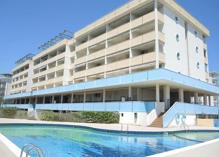 Comfortable With A Shared Pool-beahost