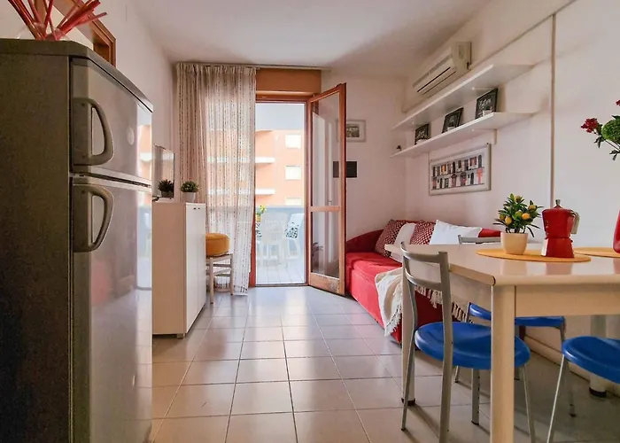 Comfortable With A Shared Pool-beahost Apartment